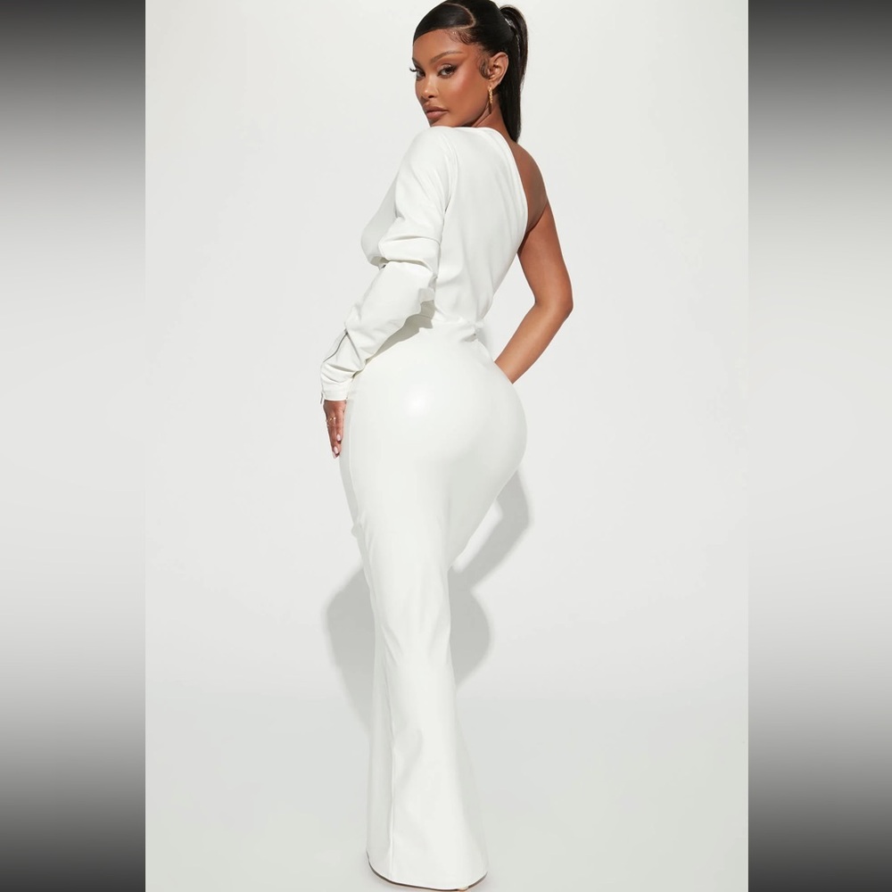 White leather long maxi dress - brand new never worn didn’t arrive on time